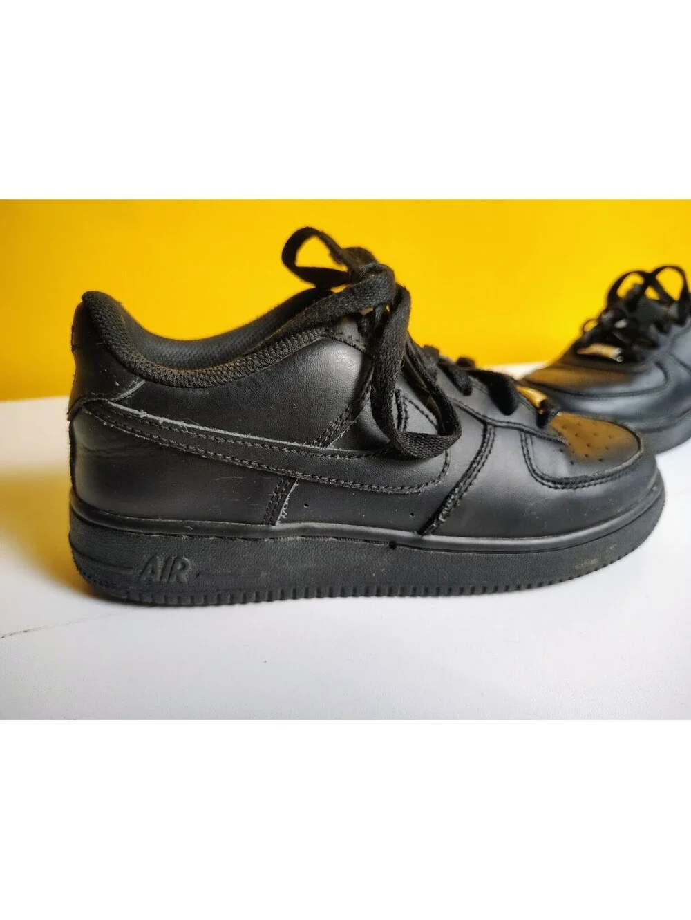 Nike Air Force 1 Low LE GS Black Leather Shoes Youth Size 5.5Y FV5951-001 AF1